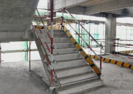 二級建造師考試建筑工程施工安全管理：洞口、臨邊防護